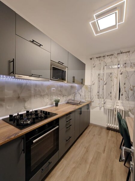 Piata Sudului Apartament 3 camere de inchiriat   Prima inchiriere  Totul Nou